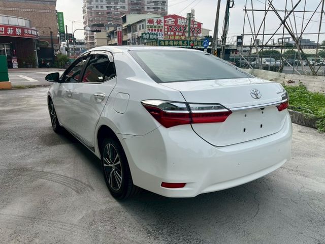 1.8L 經典款 免鑰匙啟動 倒車顯影 定速巡航 超值CP國民好車  第13張相片