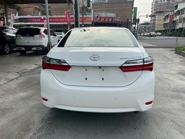 1.8L 經典款 免鑰匙啟動 倒車顯影 定速巡航 超值CP國民好車  第15張相片