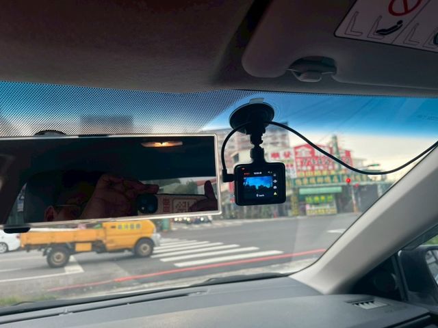 1.8L 經典款 免鑰匙啟動 定速巡航 前車雷達  第2張相片