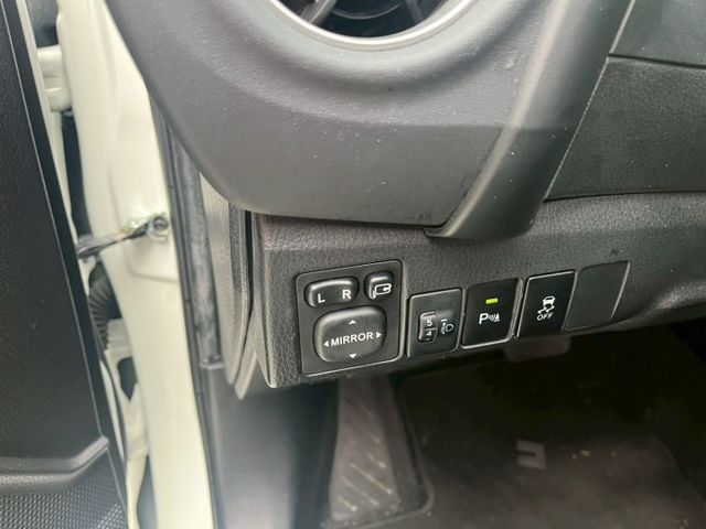 1.8L 經典款 免鑰匙啟動 定速巡航 前車雷達  第5張相片