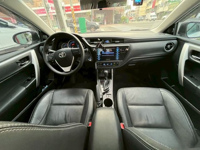 1.8L 經典款 免鑰匙啟動 定速巡航 前車雷達  第11張相片