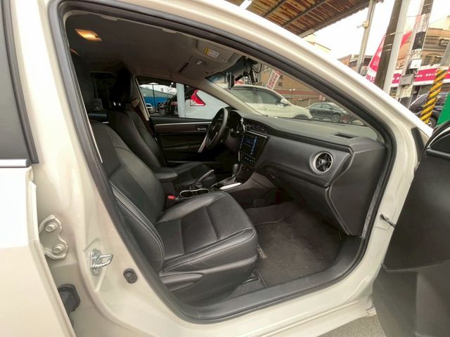 1.8L 經典款 免鑰匙啟動 定速巡航 前車雷達  第12張相片