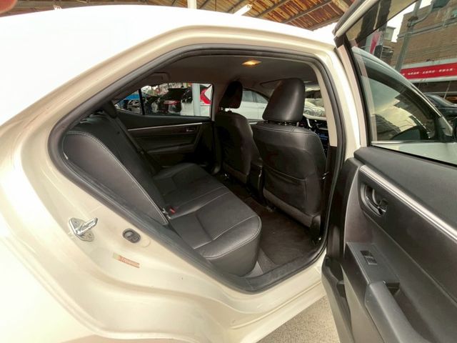 1.8L 經典款 免鑰匙啟動 定速巡航 前車雷達  第13張相片