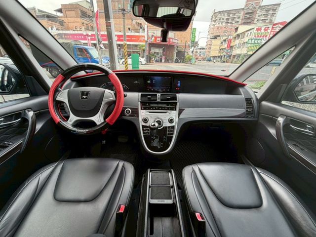 2.2L 雅智款 雙電動滑門 定速巡航 後座出風口 免鑰匙啟動 正八人座  第2張相片