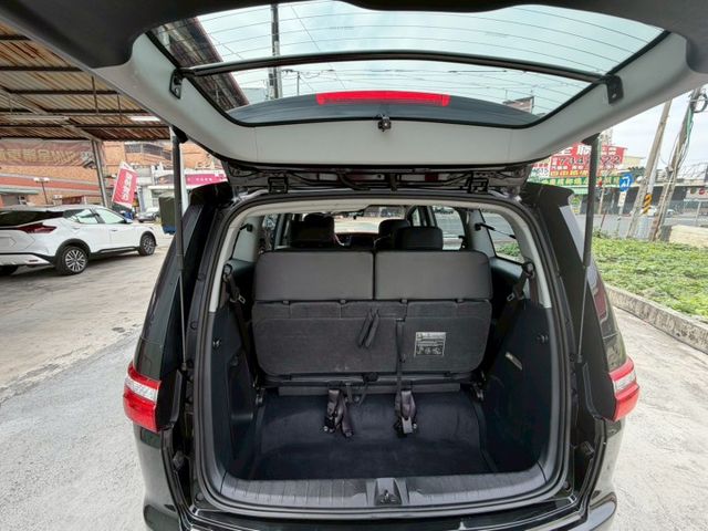 2.2L 雅智款 雙電動滑門 定速巡航 後座出風口 免鑰匙啟動 正八人座  第11張相片