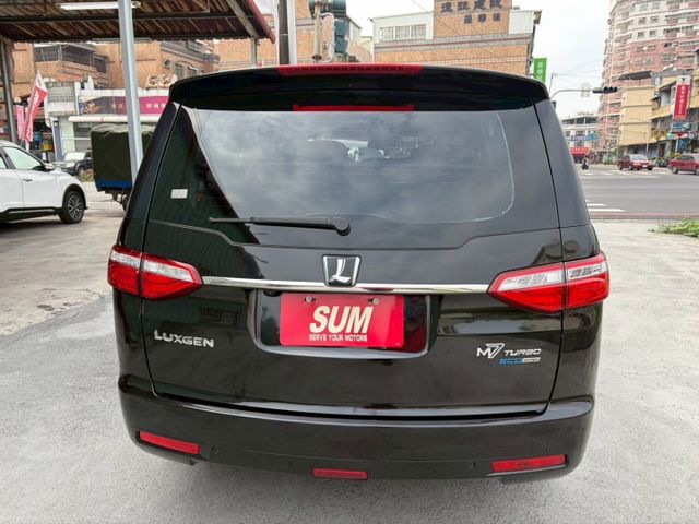 2.2L 雅智款 雙電動滑門 定速巡航 後座出風口 免鑰匙啟動 正八人座  第15張相片