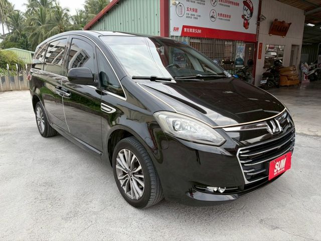 2.2L 雅智款 雙電動滑門 定速巡航 後座出風口 免鑰匙啟動 正八人座  第18張相片