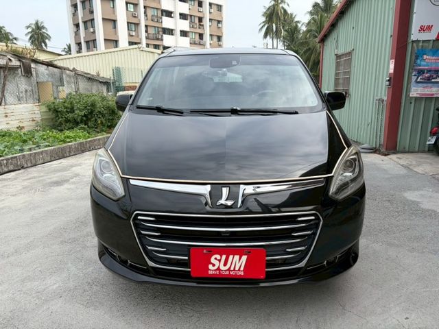 2.2L 雅智款 雙電動滑門 定速巡航 後座出風口 免鑰匙啟動 正八人座  第19張相片