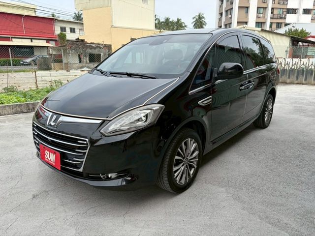 2.2L 雅智款 雙電動滑門 定速巡航 後座出風口 免鑰匙啟動 正八人座  第20張相片