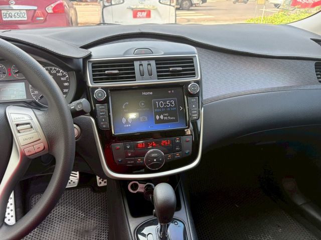 1.6L 旗艦款 倒車影像 定速巡航 免鑰匙啟動  恆溫空調 胎壓偵測  第3張相片