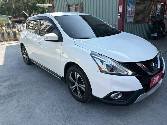 1.6L 旗艦款 倒車影像 定速巡航 免鑰匙啟動  恆溫空調 胎壓偵測  第16張相片