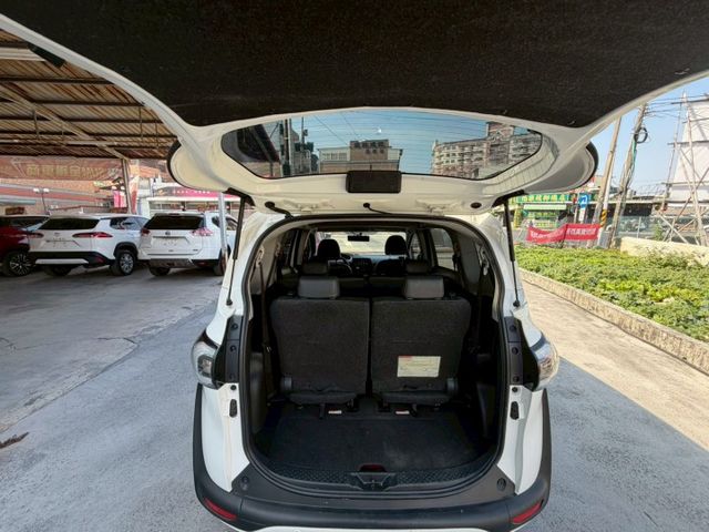 1.8L 豪華+款 雙電動電滑門 免鑰匙啟動 循跡防滑 胎壓偵測  第10張相片