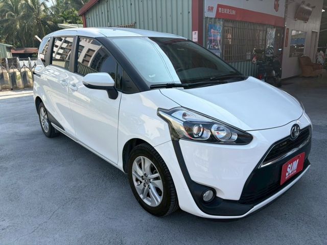 1.8L 豪華+款 雙電動電滑門 免鑰匙啟動 循跡防滑 胎壓偵測  第17張相片