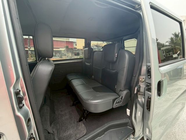 1.5L 廂型五人座貨車 倒車雷達 盲點偵測 定速巡航 循跡防滑  第9張相片