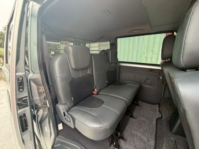 1.5L 廂型五人座貨車 倒車雷達 盲點偵測 定速巡航 循跡防滑  第10張相片