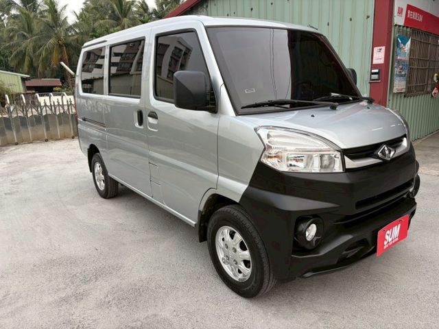 1.5L 廂型五人座貨車 倒車雷達 盲點偵測 定速巡航 循跡防滑  第18張相片