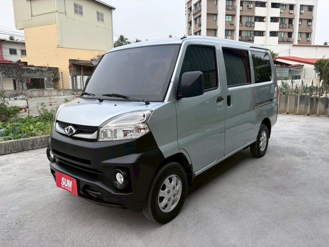 1.5L 廂型五人座貨車 倒車雷達 盲點偵測 定速巡航 循跡防滑  第20張相片