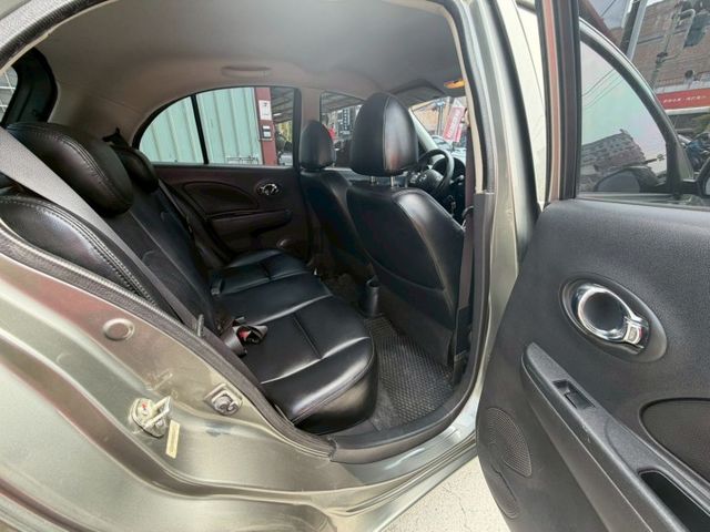 2012 Nissan March 1.5 SV 恆溫空調 倒車雷達  第9張相片