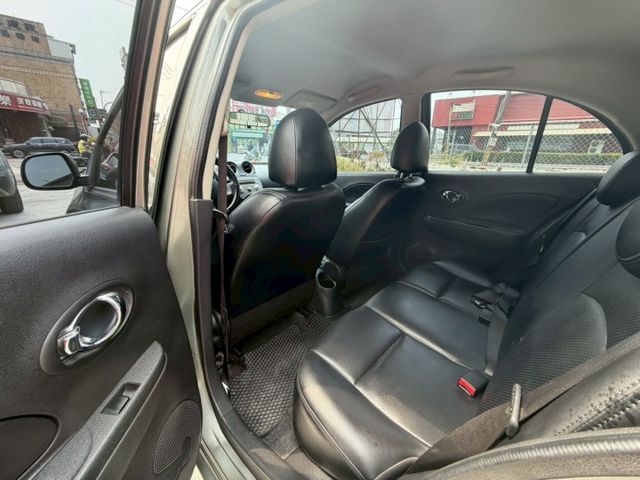 2012 Nissan March 1.5 SV 恆溫空調 倒車雷達  第11張相片
