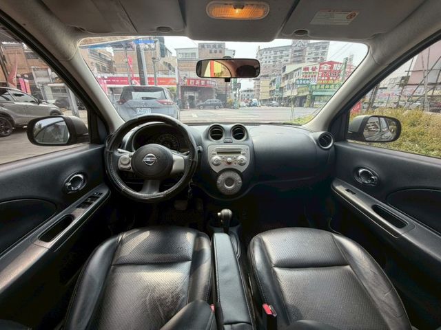2012 Nissan March 1.5 SV 恆溫空調 倒車雷達  第18張相片