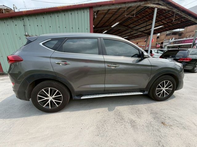 2018 Hyundai Tucson 汽油時尚Turbo 電動座椅 倒車雷達影像 定速巡航 免鑰匙啟動  第4張相片