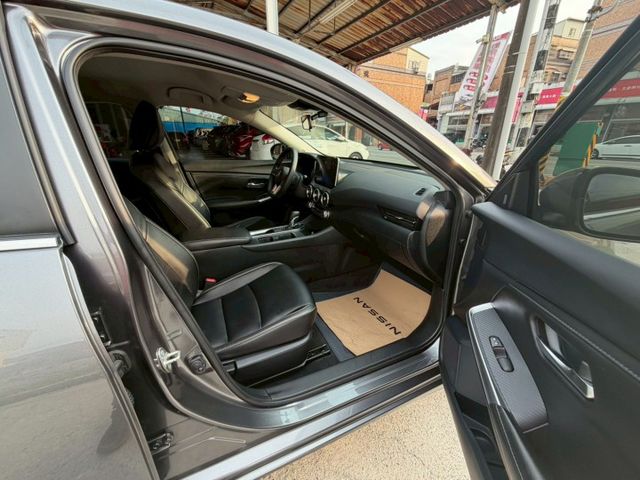 2023 Nissan Sentra 1.6尊爵版  全速域定速 主動跟車系統 盲點偵測  第10張相片