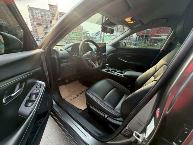 2023 Nissan Sentra 1.6尊爵版  全速域定速 主動跟車系統 盲點偵測  第12張相片
