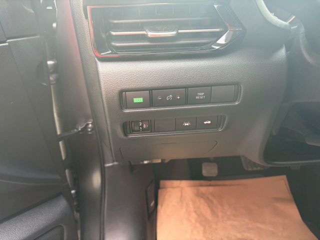 2023 Nissan Sentra 1.6尊爵版  全速域定速 主動跟車系統 盲點偵測  第16張相片