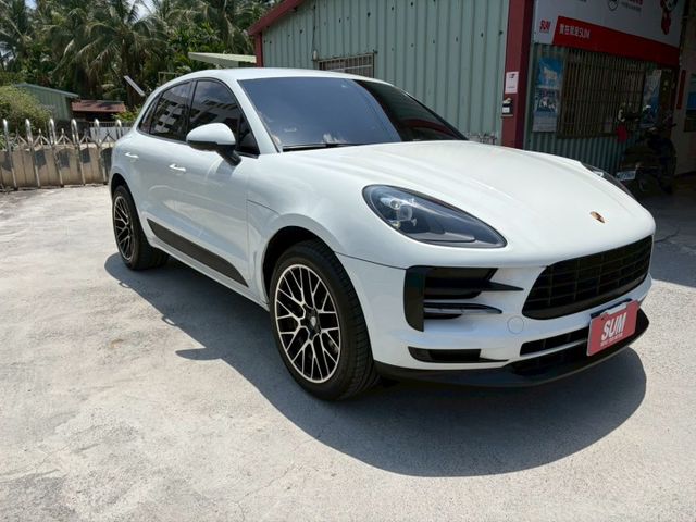 2018 Porsche Macan Premium Package Plus 電尾門 雙電動座椅 車道置中  第5張相片