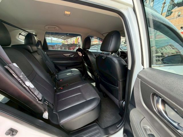 2017 Nissan X-Trail 2.0玩美影音版  第12張相片