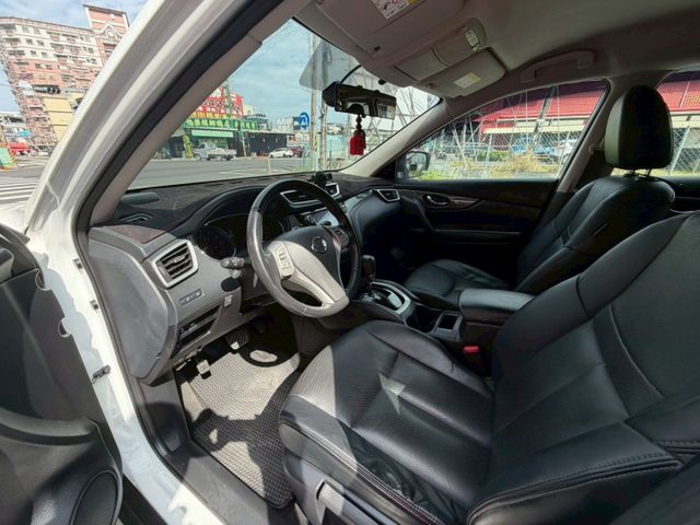 2017 Nissan X-Trail 2.0玩美影音版  第14張相片