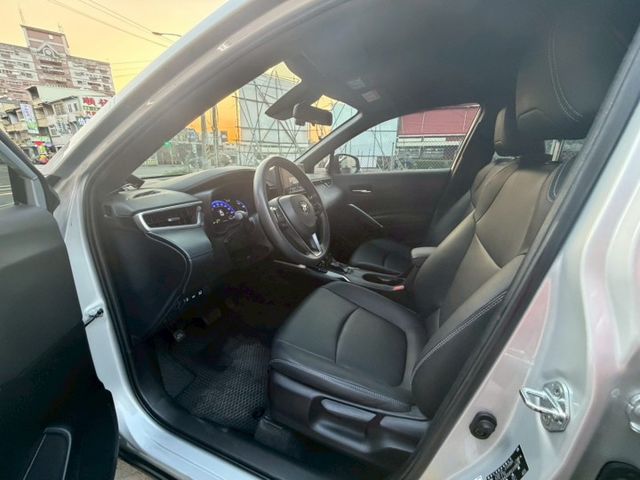 2023 Toyota Corolla Cross 1.8 Hybrid尊爵 免鑰匙啟動車門鎖 環景影像系統  第11張相片