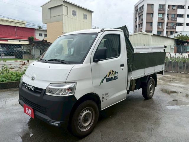 冷氣空調 電動升降尾 框式已加裝蓬 循跡防滑  第2張相片