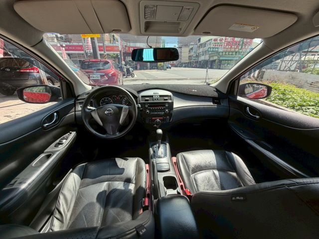 2014 BIG TIIDA 經典代步車 免鑰匙啟動 定速巡航 恆溫空調  第12張相片