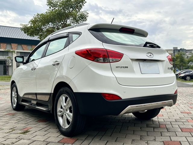 2013 HYUNDAI IX35 S ✅一手車✅定速✅光感應頭燈✅車機✅駕駛座電動調整✅分區恆溫  第4張相片