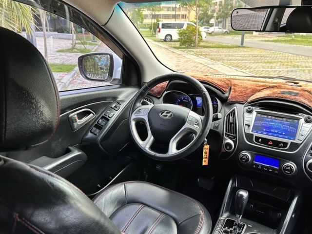 2013 HYUNDAI IX35 S ✅一手車✅定速✅光感應頭燈✅車機✅駕駛座電動調整✅分區恆溫  第9張相片