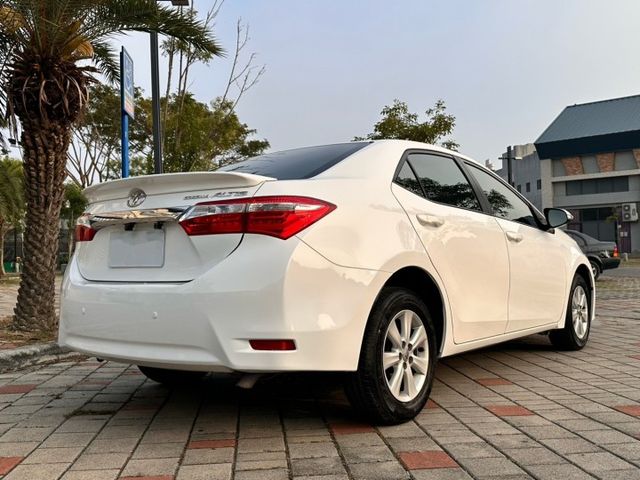 2016 TOYOTA ALTIS ✅可享聯盟保固✅安卓機 ✅倒車顯影✅方向盤快控鍵 ✅電動折疊後視鏡  第4張相片