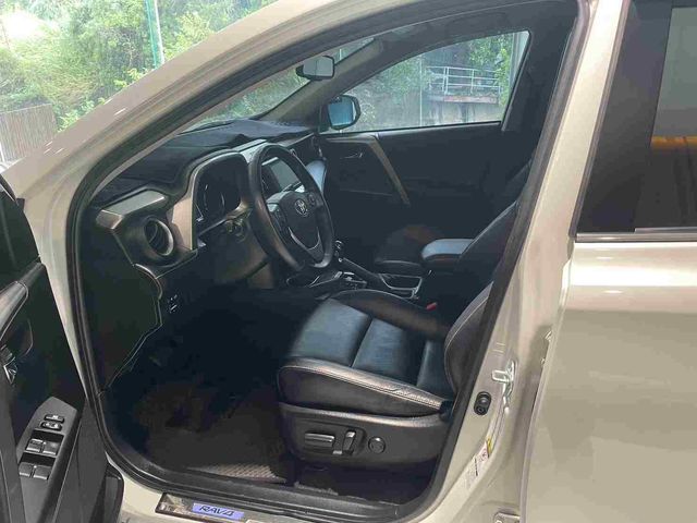 RAV4 2.0  第7張相片