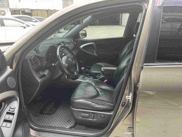 RAV4 2.4 2WD  第7張相片