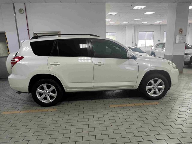 RAV4 2.4 2WD  第4張相片