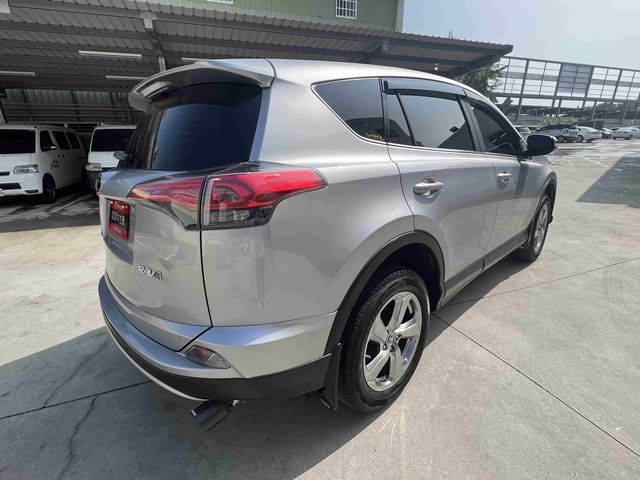 RAV4 2.0  第5張相片