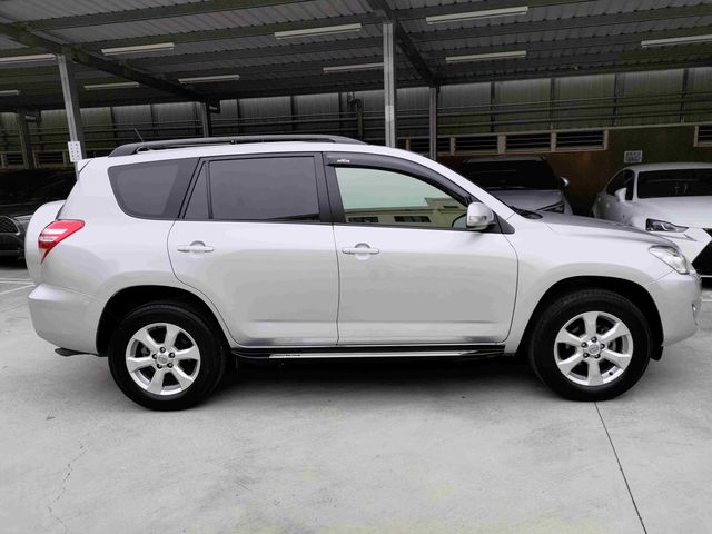 RAV4 2.4 2WD  第4張相片