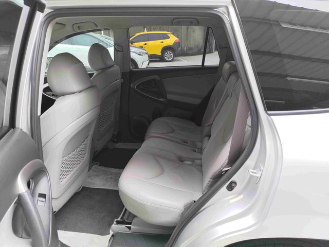 RAV4 2.4 2WD  第8張相片