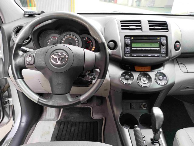 RAV4 2.4 2WD  第9張相片