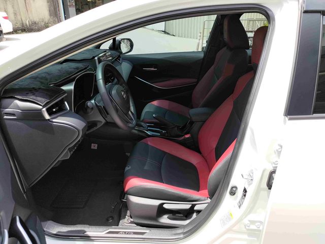 ALTIS 1.8  第7張相片