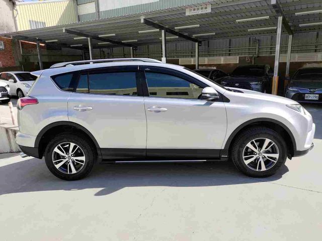 RAV4 2.0  第4張相片