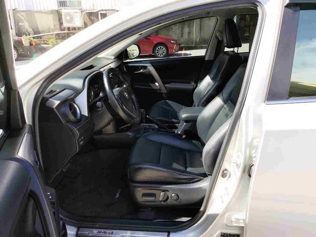 RAV4 2.0  第7張相片