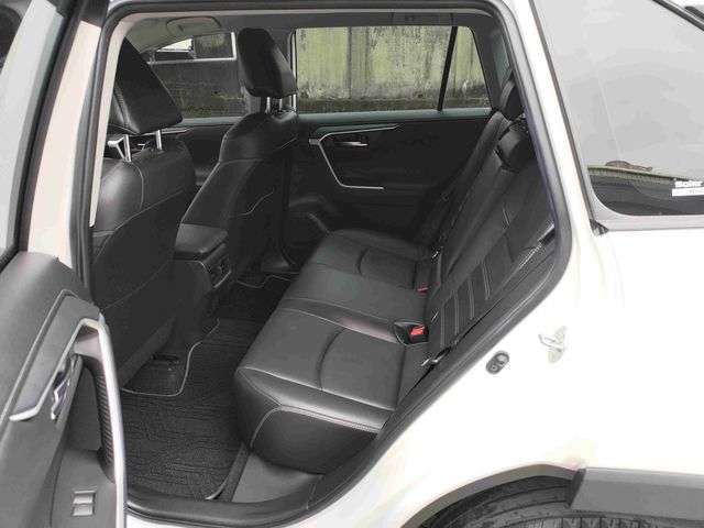 RAV4 2.0  第8張相片