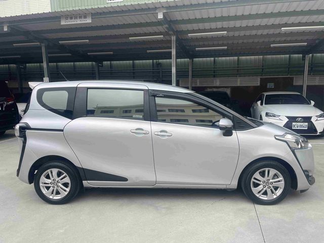SIENTA 1.8  第4張相片