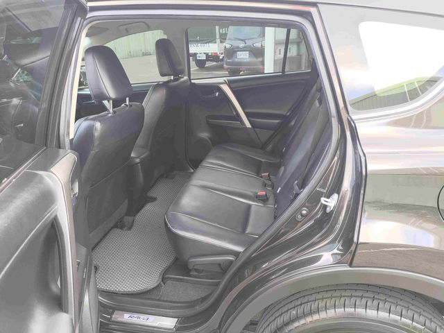 RAV4 2.0  第8張相片